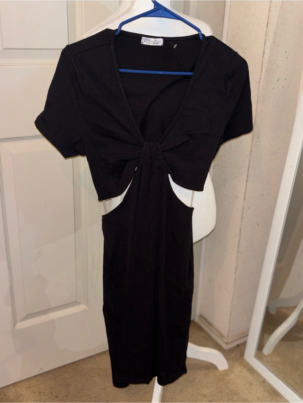 Black Cutout Tie-Front Midi Dress